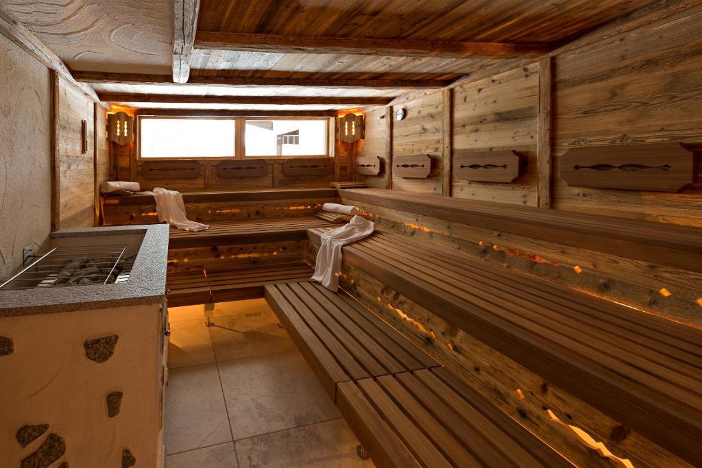 Aparthotel Kleinwalsertal ミッテルベルク エクステリア 写真